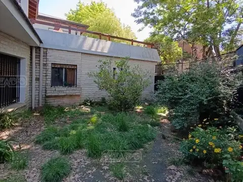 Casa en Venta en Vicente Lopez Vias / Maipu, USD 370.000