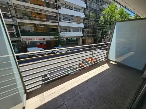 José A Cabrera 3100, Piso 1