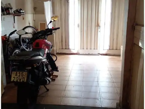 Casa 6 ambientes con 3 baños