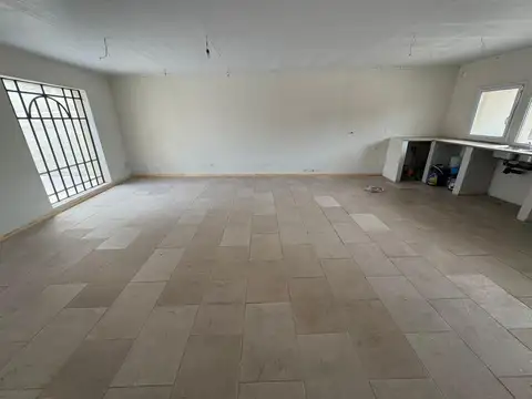 Casa en 30 bis, 101 y 103 (Reciclada a nueva) ¡RETASADA!