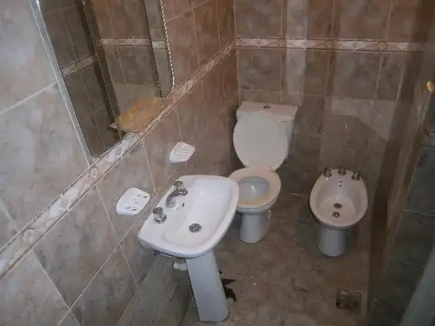 Depto Tipo Casa en Alquiler en Pompeya, $ 620.000