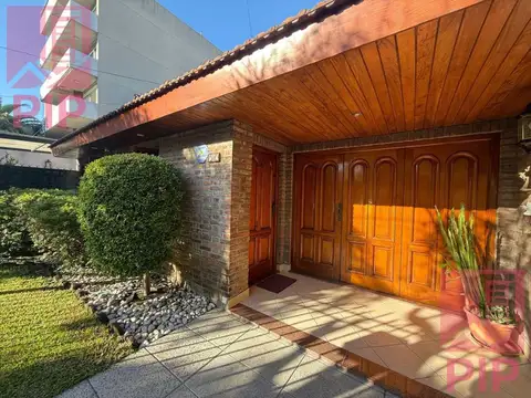 CHALET 5 AMBIENTES EN VENTA 