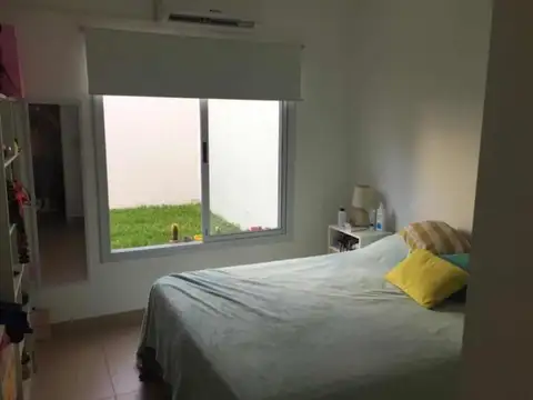 Depto Tipo Casa en Venta en Villa Luzuriaga, USD 94.500