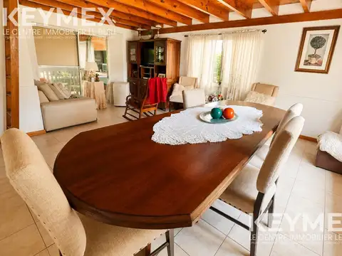Casa en Venta con 2 cocheras