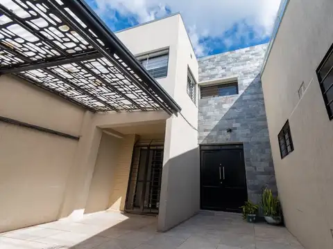 CASA DE CATEGORIA EN SANTO TOME