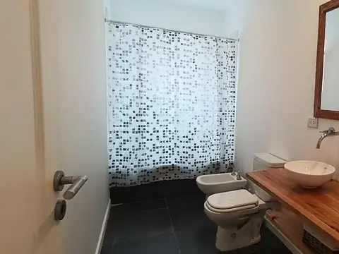 Casa en Alquiler Temporal con 3 cocheras