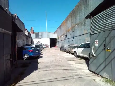 Galpon amplio en excelente zona de capital federal