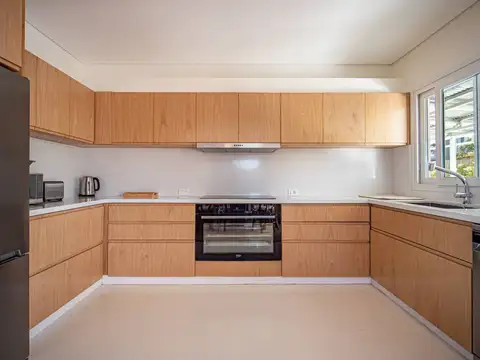 Casa en alquiler en Jose Ignacio a 2 cuadras del mar (mansa)