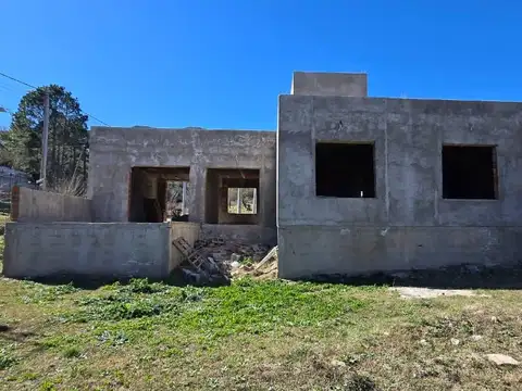 Casa 7 ambientes con 2 baños