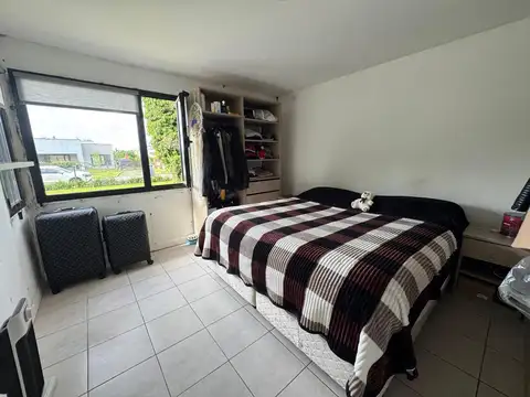 Casa 3 ambientes con parque y pileta sobre Lote de 642