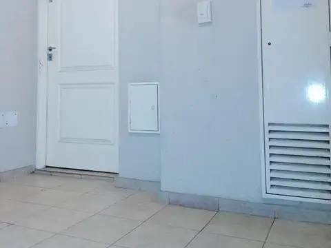 Departamento en Alquiler en Remedios de Escalada de San Martín, $ 450.000