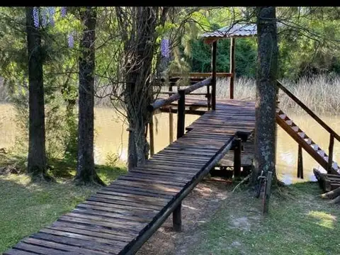 Complejo de Cabañas con Pileta en el Delta