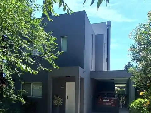 Casa en Venta en  Santa Maria de los Olivos