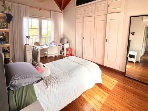Casa en Venta con 4 cocheras