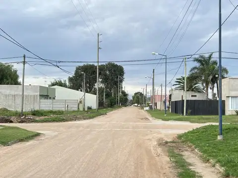 Calle Francia, casi Carlos Gardel
