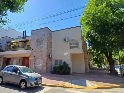 Excelente Tipo Casa 2 ambientes