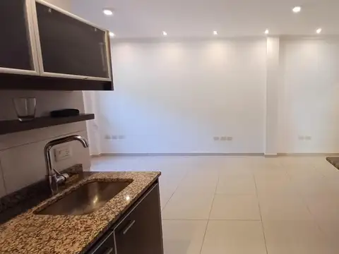 Excelente Tipo Casa 2 ambientes