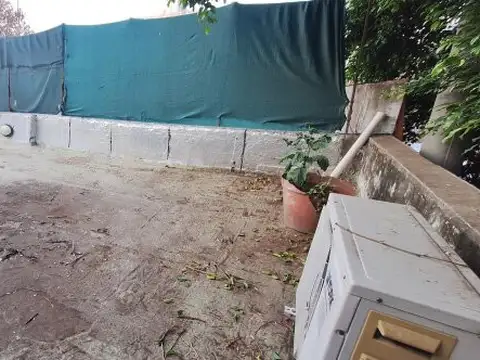 CASA 1 DORMITORIO  BARRIO SARMIENTO