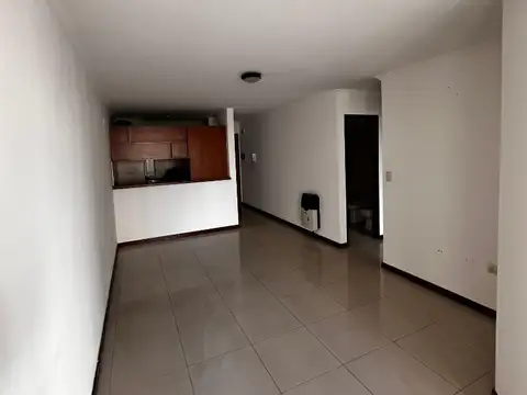 Coronel Juan P. Pringles 100, Piso 1