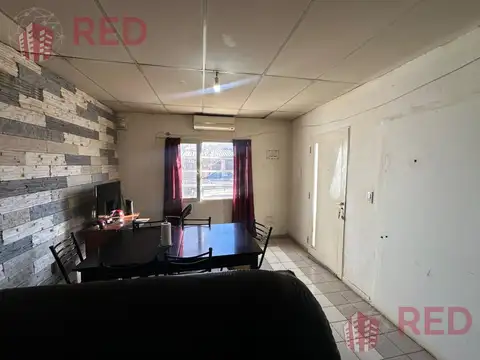Casa 6 ambientes con 2 baños