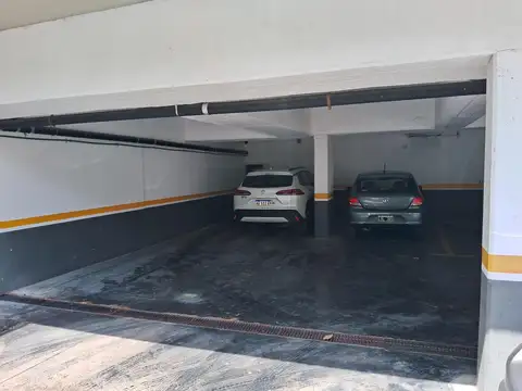 Cochera Cubierta en Planta Baja