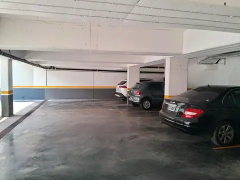 Cochera Cubierta en Planta Baja