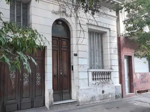 55 e/ 12 y 13  Nº890
