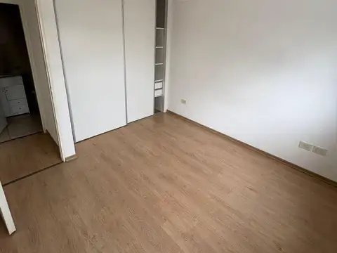 12 Entre 39 Y 40 , Piso 1