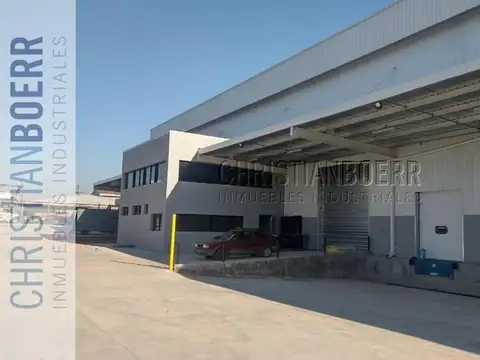3.800M SEMINUEVOS EN COMPLEJO SOBRE Au. PANAM CASI R197
