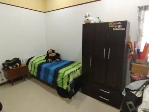 Oportunidad en Arroyito casa 2 dormi + servicio