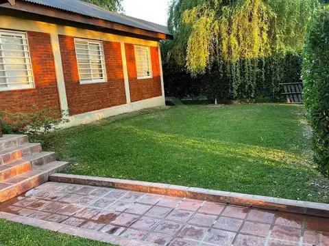 Casa 4 ambientes con 3 baños