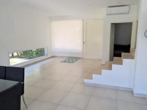 Casa en Venta y Alquiler en Los Lagos 4 dormitorios, Nordelta 100