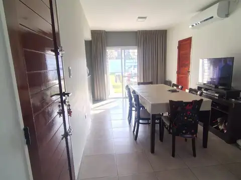 Casa 2 ambientes con 1 baño