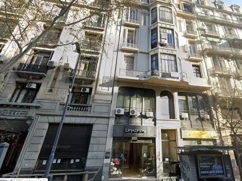 Local en venta en Av de Mayo y Florida 500m