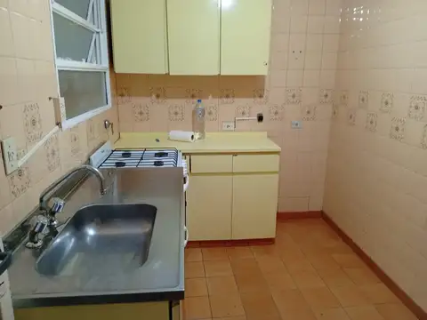 2 ambientes con balcón, vista abierta