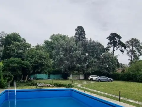 Quinta en Venta con 2 cocheras