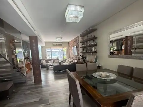 Casa 6 ambientes con 3 baños