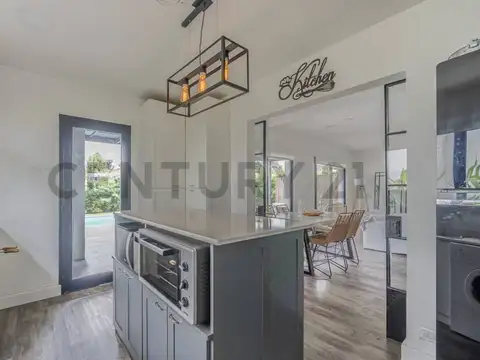 Venta casa 5 ambientes con Pileta en Los Arces La Cañada de Pilar