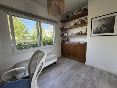 Casa en Venta con 5 cocheras