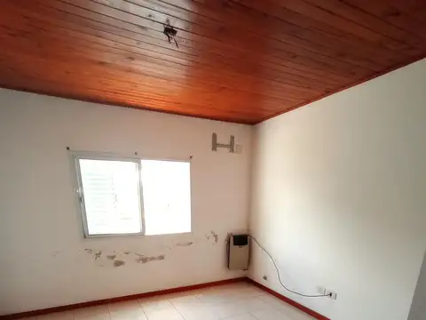Casa 3 ambientes con 1 baño