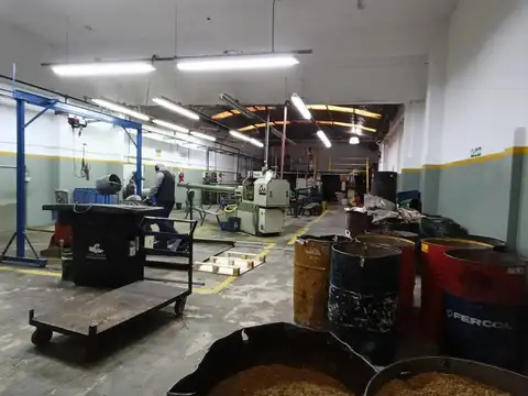 Galpon en Venta 10  mts Frente