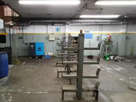 Galpon en Venta 64  mts Fondo