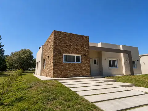 Las Casuarinas 100