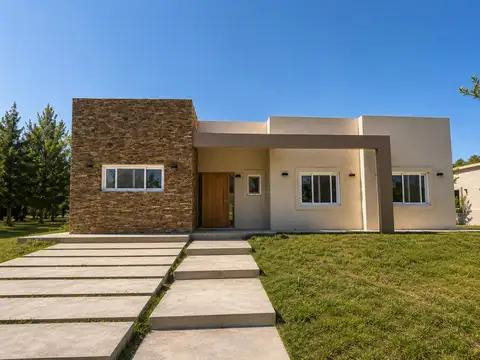 Casa  en Venta en Casuarinas del Pilar, Zelaya, Pilar