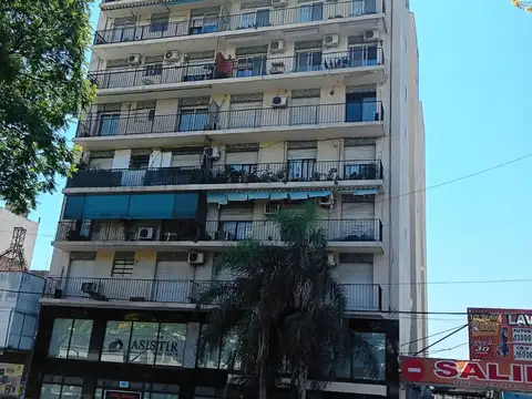 Excelente zona - Apto Profesional