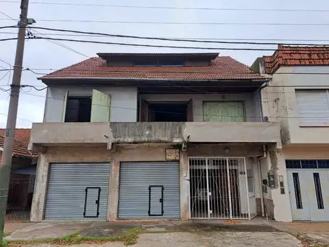 CASA EN VENTA 4 AMBIENTES CON LOCAL Y GALPON