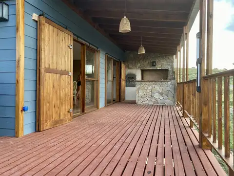 Casa 3 ambientes con 2 baños