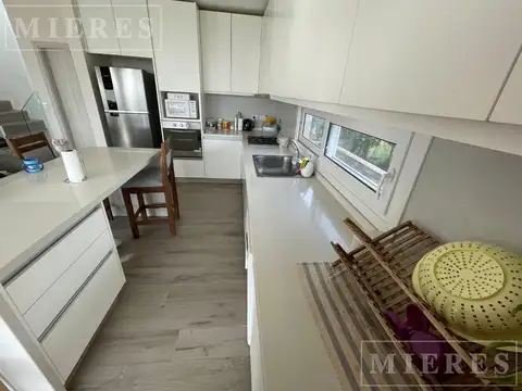 Casa en Venta con 4 cocheras
