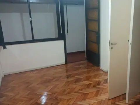 Avenida Olivera 300, Piso PB