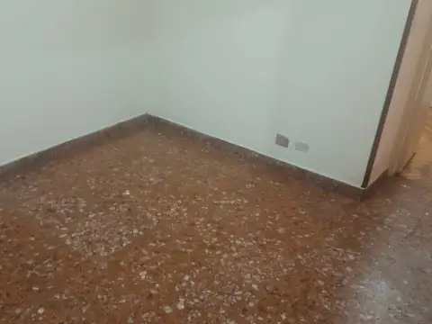 Avenida Olivera 300, Piso PB